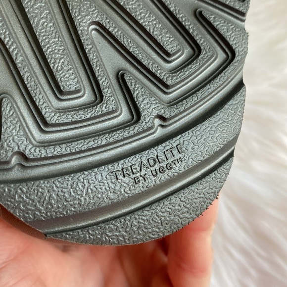 ❄️ UGG Kid Classic Maxi Short sz 3 - Picture 10 of 14